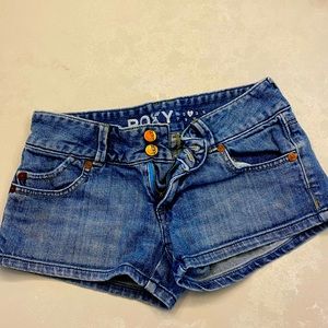 Roxy double button jean shorts size 1